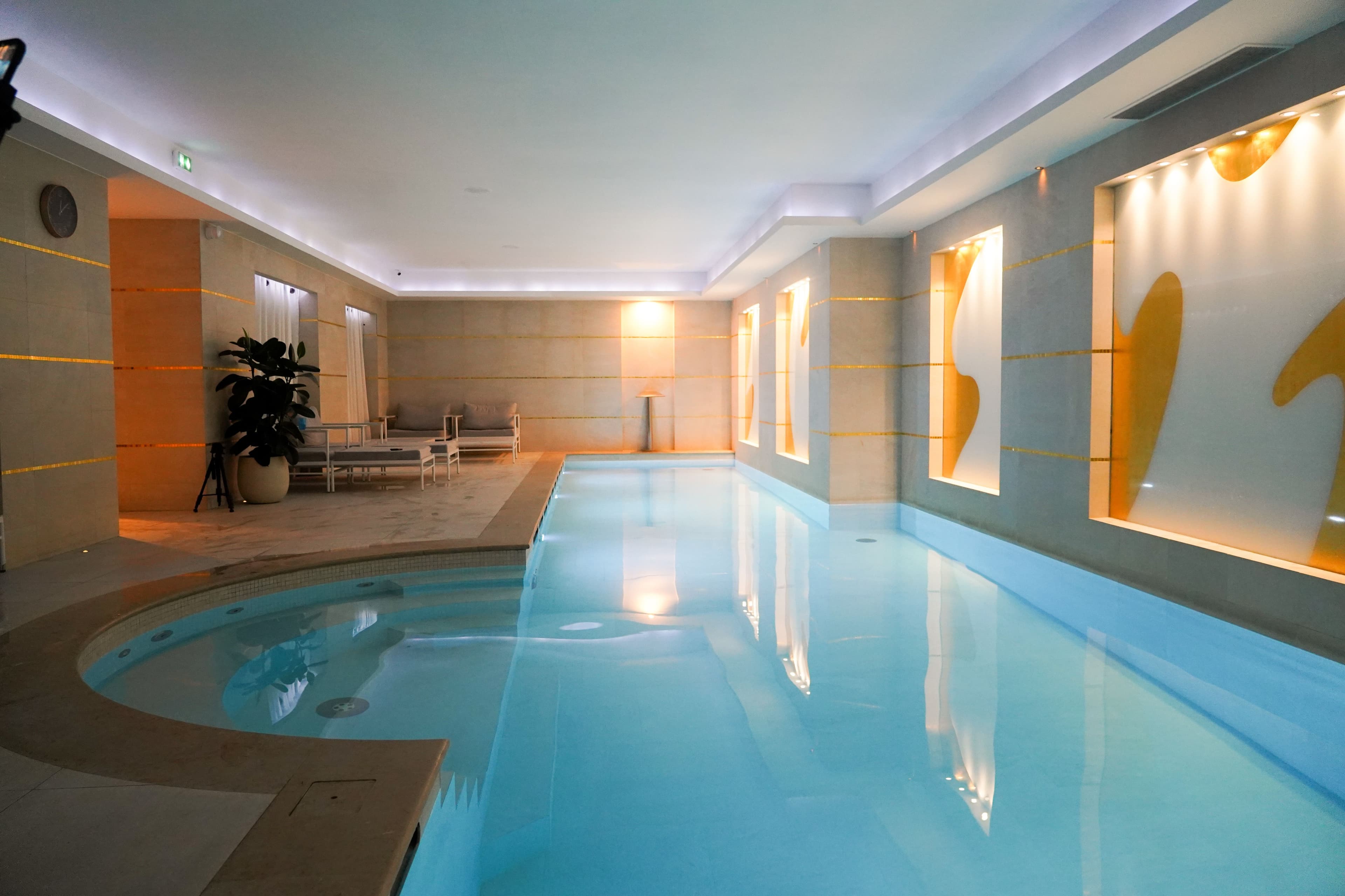 Vue intérieure du spa de Le Burgundy Paris
